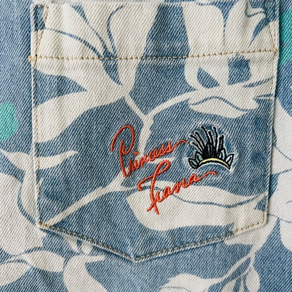 Make Me an Offer!NWT Collector's Disney Tiana Men's Floral Button up Dress Shirt - Picture 4 of 9